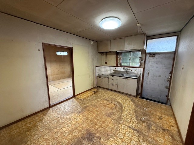 八幡西区塔野3丁目　(UF)　中古戸建 内観写真（キッチン）