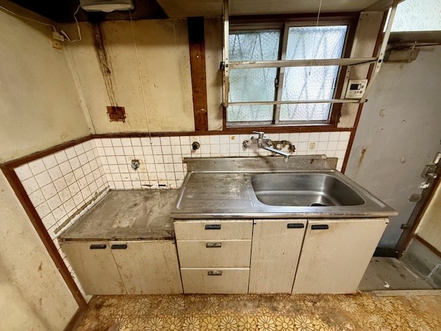 八幡西区塔野3丁目　(UF)　中古戸建 内観写真（キッチン）