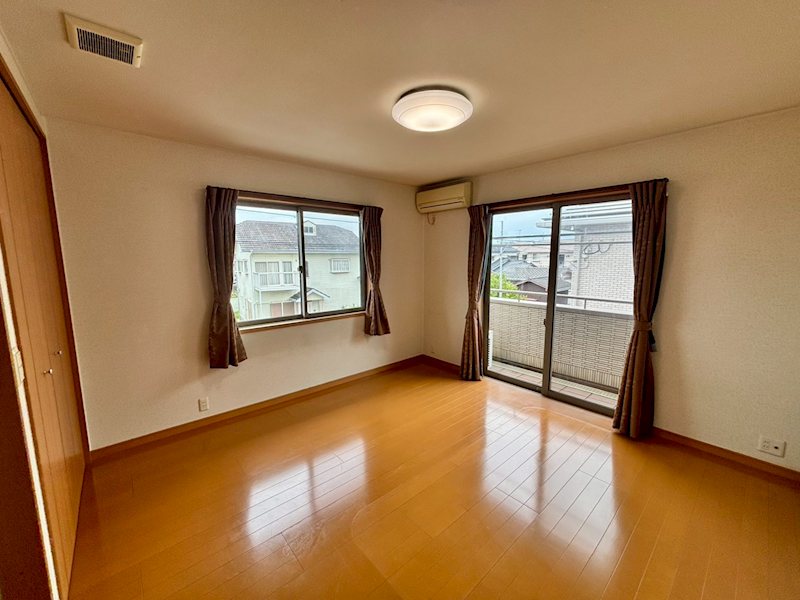 小倉南区上曽根３丁目　中古戸建(UF) 内観写真（リビング以外の居室）