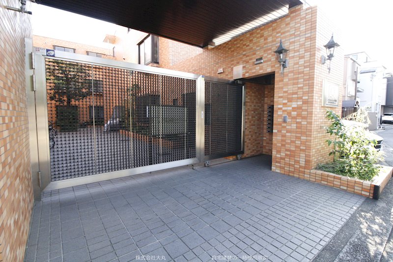ライオンズマンション世田谷 共用部写真（エントランス）