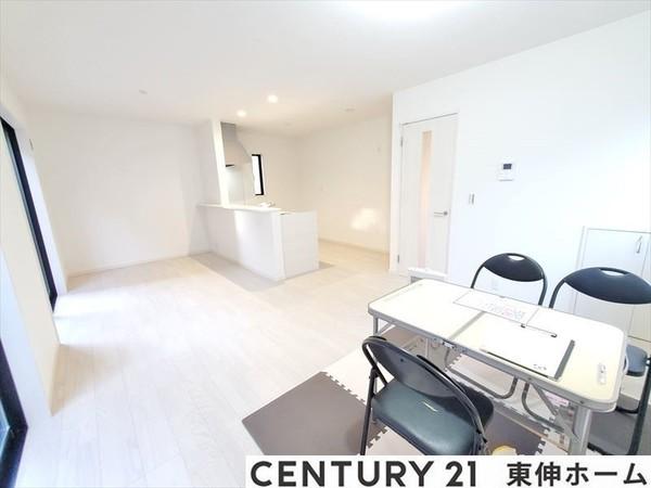 春日井市上田楽町新築分譲住宅　３号棟 同仕様写真（リビング）