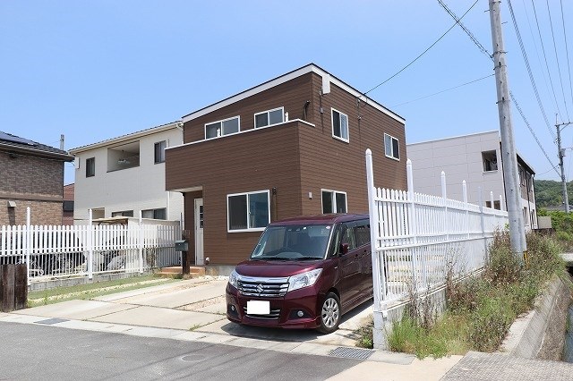 総社市井尻野　中古住宅　2018年築 現地写真