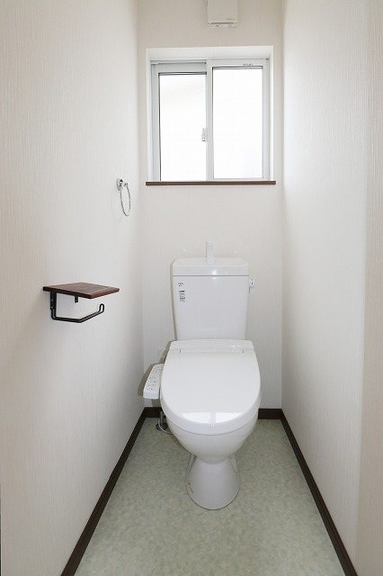 総社市井尻野　中古住宅　2018年築 内観写真（トイレ）