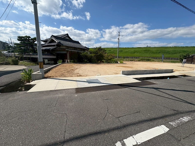 西阿知町西原土地3区画 現地写真（前面道路含む現地写真）