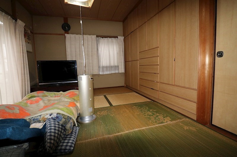 総社市井尻野173-2　中古住宅 内観写真（リビング以外の居室）