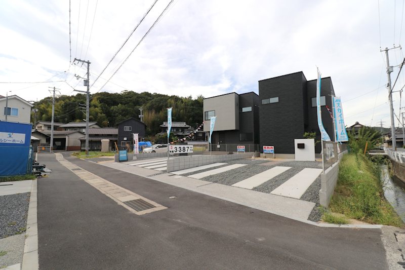ルルーディア西坂≪1号棟≫全2棟 現地写真（前面道路含む現地写真）