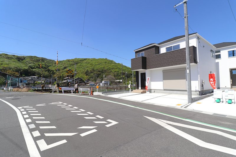 テラシエ岡山市北区一宮1期【全3棟】1号棟 現地写真（前面道路含む現地写真）