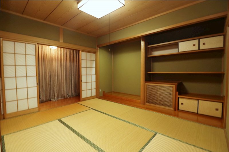 総社市門田342-24　中古戸建 内観写真（リビング以外の居室）