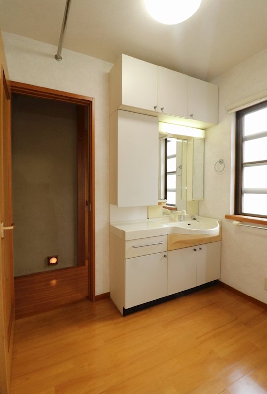 総社市門田342-24　中古戸建 内観写真（洗面台・洗面所）