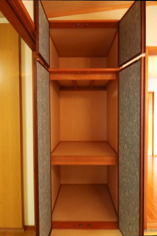 総社市門田342-24　中古戸建 内観写真（収納）