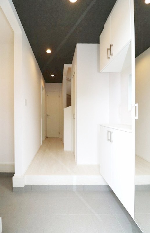 グラファーレ岡山市北区大安寺中町【限定2棟】1号棟 現地写真（玄関）