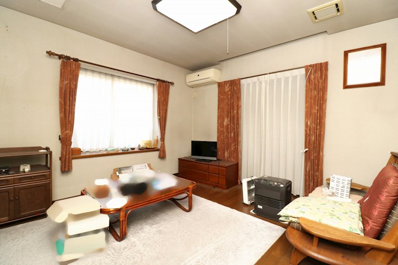 住友林業施工中島中古住宅　6LDDKK 内観写真（リビング）