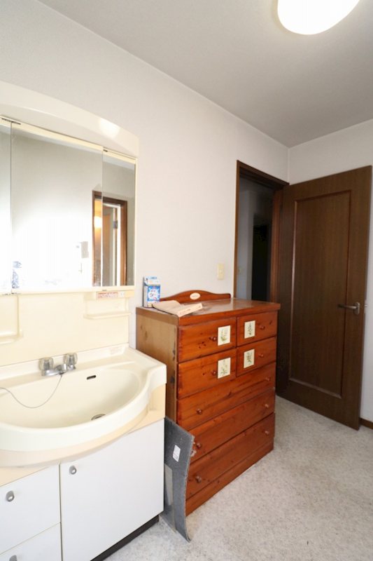 住友林業施工中島中古住宅　6LDDKK 内観写真（洗面台・洗面所）