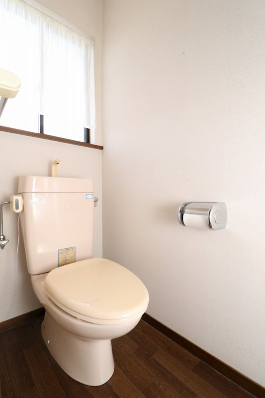 住友林業施工中島中古住宅　6LDDKK 内観写真（トイレ）