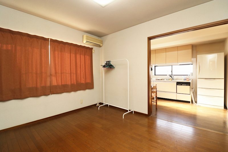 住友林業施工中島中古住宅　6LDDKK 内観写真（リビング以外の居室）