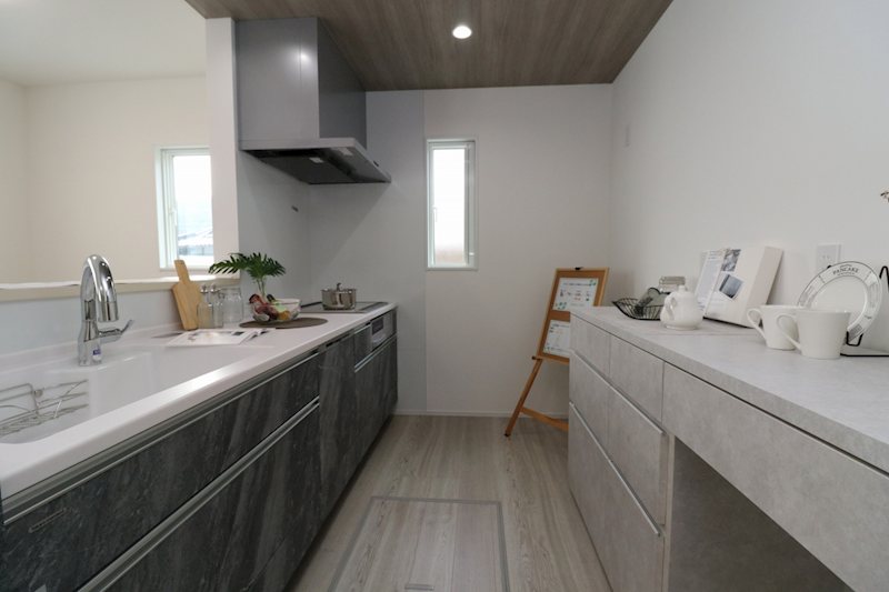 新築戸建　ルルーディア西阿知町新田 内観写真（キッチン）