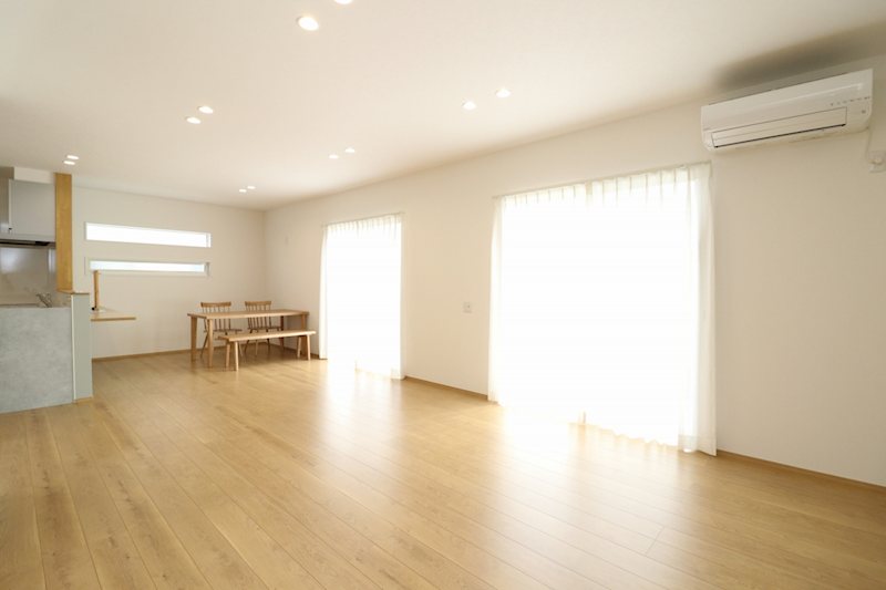 倉敷市真備町箭田　新築戸建て 内観写真（リビング）