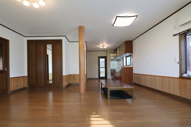 総社市清音柿木　中古住宅 内観写真（リビング）