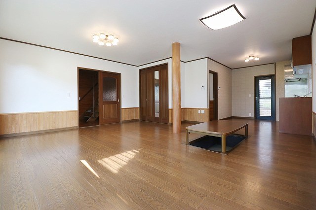 総社市清音柿木　中古住宅 内観写真（リビング）
