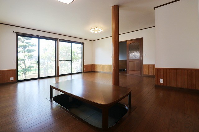 総社市清音柿木　中古住宅 内観写真（リビング）