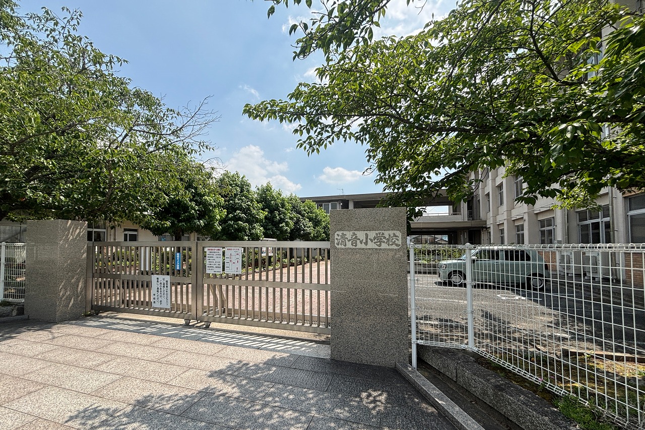 総社市清音柿木　中古住宅 小学校
