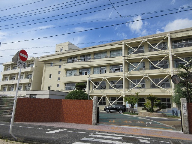 総社市清音柿木　中古住宅 中学校