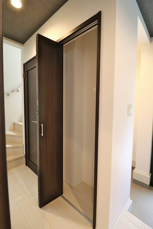 グラファーレ岡山市北区大元【限定2棟】1号棟 内観写真（収納）