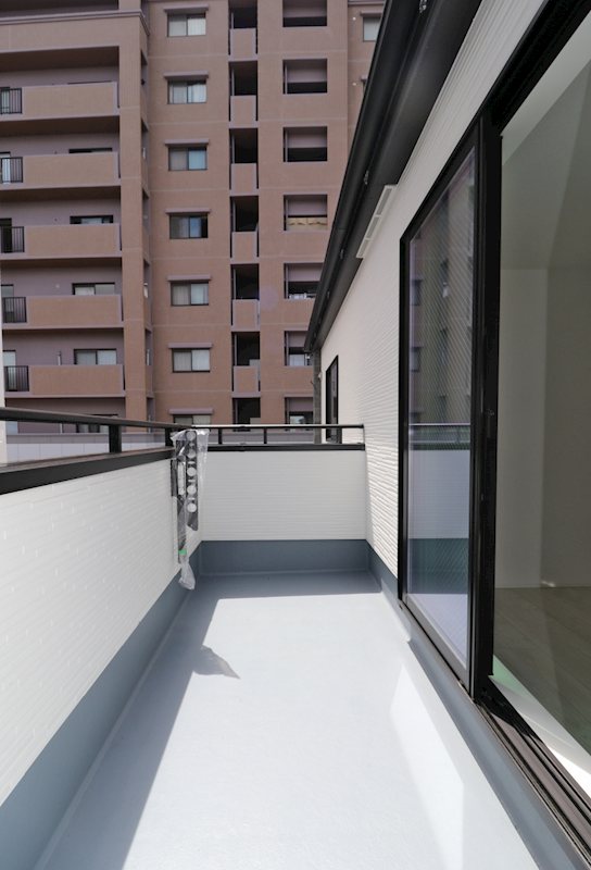 グラファーレ岡山市北区大元【限定2棟】1号棟 現地写真（バルコニー）