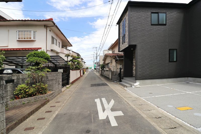 グラファーレ岡山市北区大元【限定2棟】2号棟 現地写真（前面道路含む現地写真）