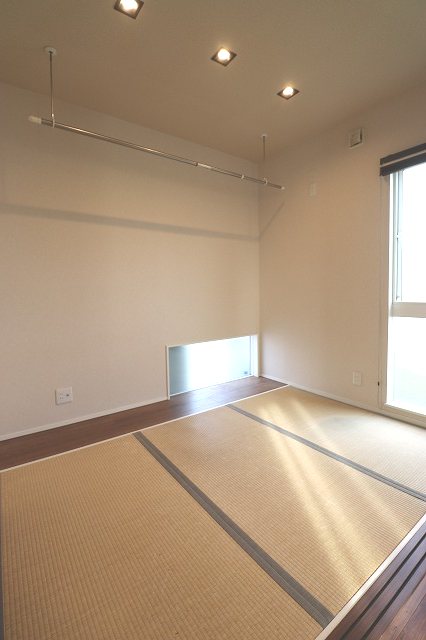 総社市福井中古戸建て 内観写真（リビング以外の居室）