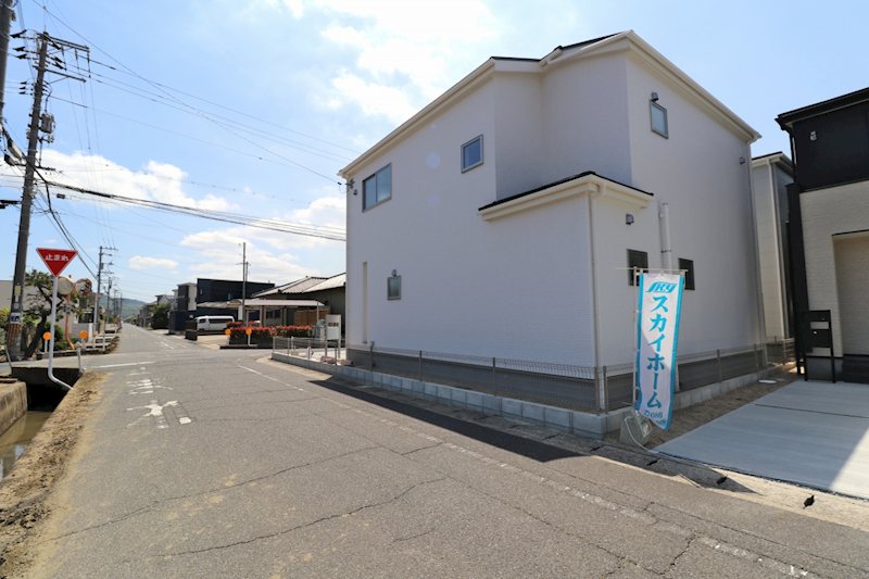 リーブルガーデン倉敷中畝4丁目≪全3棟≫1号棟　新築戸建  現地写真（前面道路含む現地写真）
