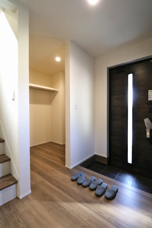 リーブルガーデン岡山市南区並木町第2【全2棟】1号棟 現地写真（玄関）