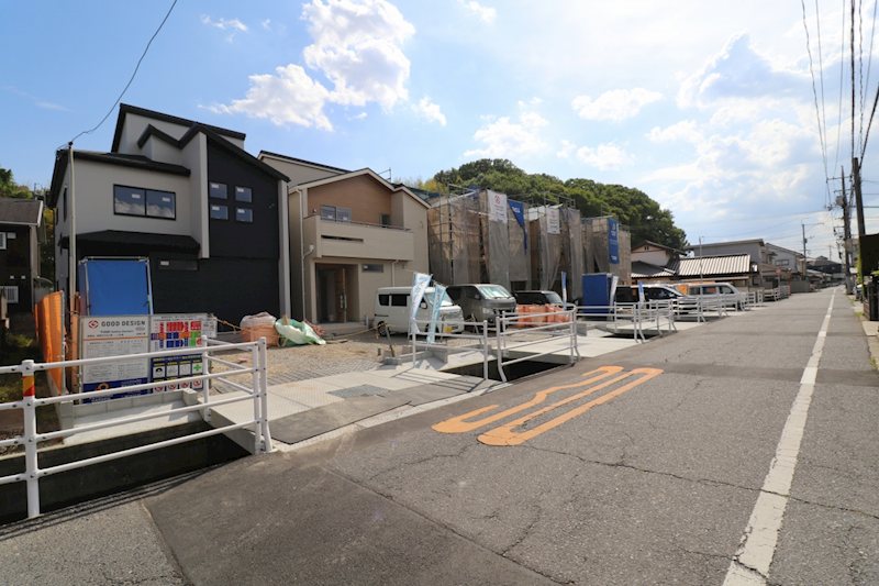 新築戸建　ブルーミングガーデン倉敷市中庄≪全5棟≫2号棟 分譲済街並み写真