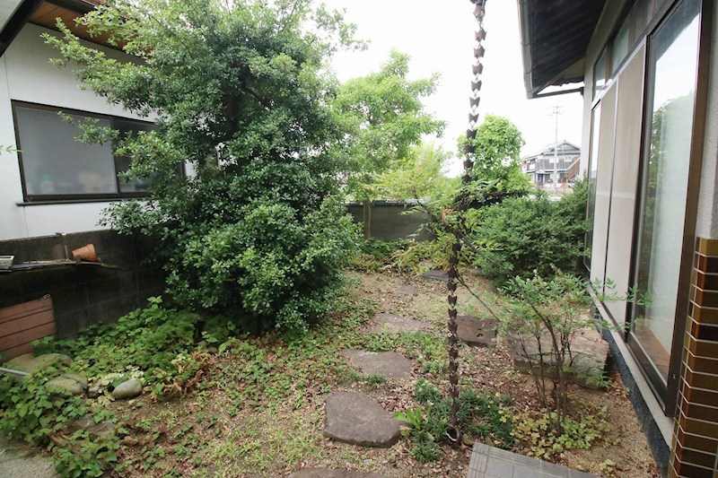 総社市北溝手　中古住宅 現地写真（庭）