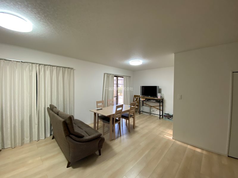 美浦村布佐中古住宅 内観写真（リビング）