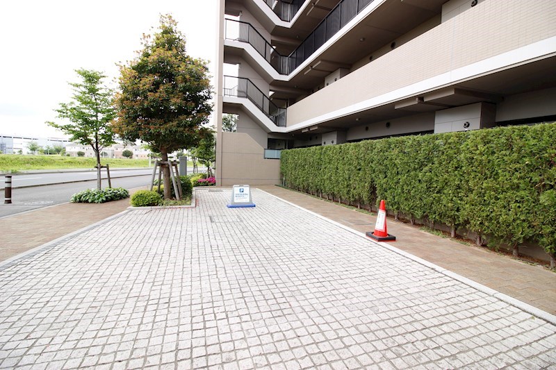 ウェリスつくば研究学園テラス   共用部写真（駐車場）