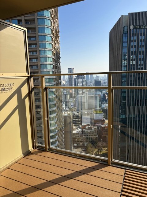 グラングリーン大坂 THE NORTH RESIDENCE 現地写真（バルコニー）