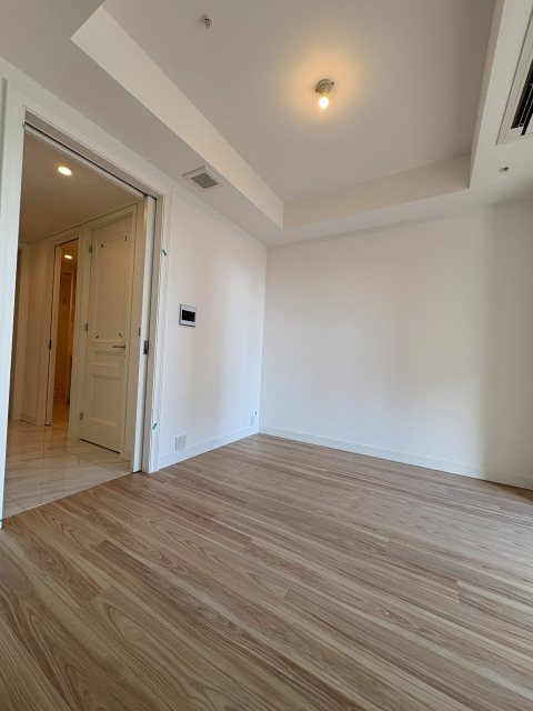 グラングリーン大坂 THE NORTH RESIDENCE 内観写真（リビング）