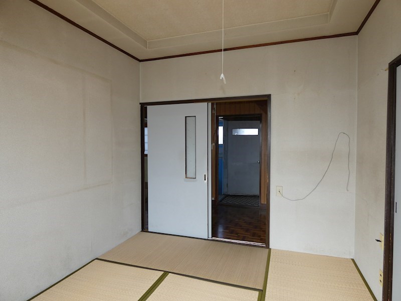 1213　八戸市大字妙字水上　中古住宅 内観写真（リビング以外の居室）