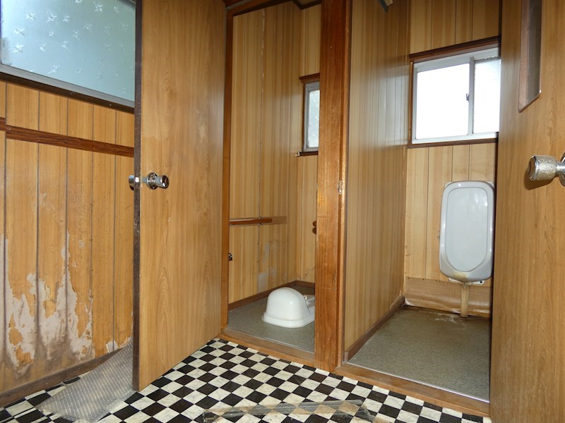 1213　八戸市大字妙字水上　中古住宅 内観写真（トイレ）