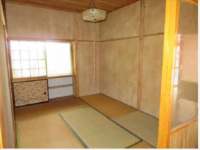 1777　三戸郡南部町大字杉沢字西小橋　中古住宅 内観写真（リビング以外の居室）