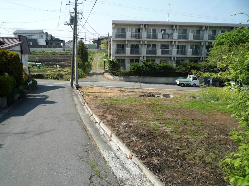 2010　八戸市大字市川町字桔梗野　土地 現地写真（前面道路含む現地写真）