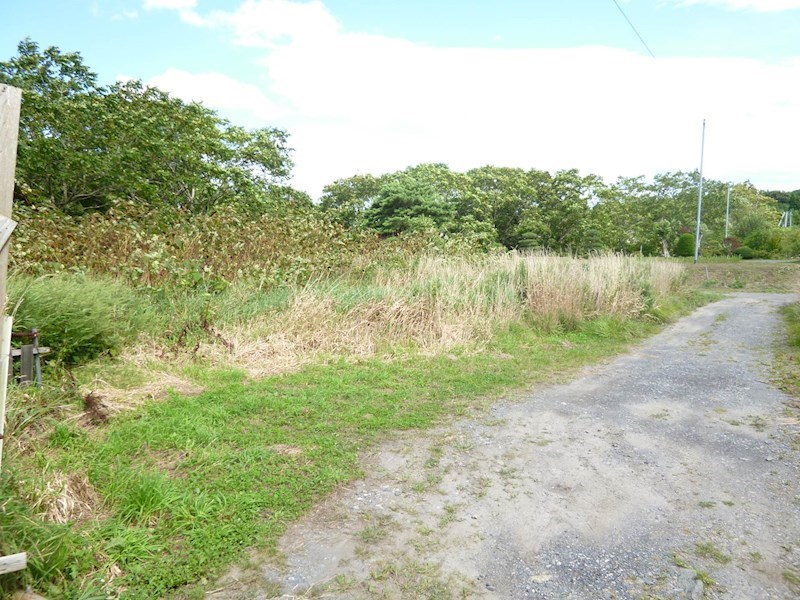 2076　八戸市大字鮫町字館越　土地 現地写真（前面道路含む現地写真）