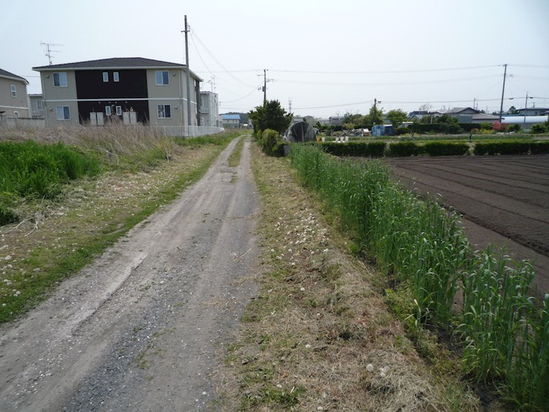 2079　八戸市大字市川町字橋向　土地 現地写真（前面道路含む現地写真）