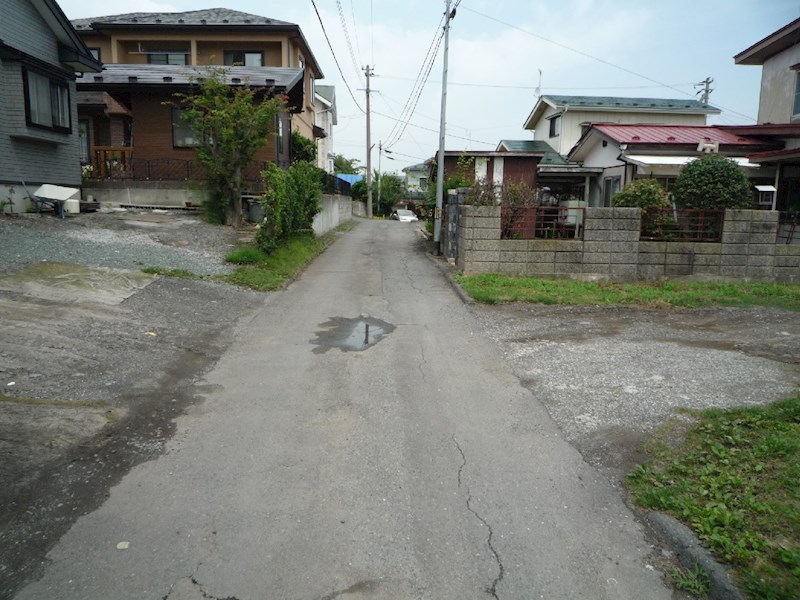 2099　八戸市大字市川町字桔梗野　土地 現地写真（前面道路含む現地写真）