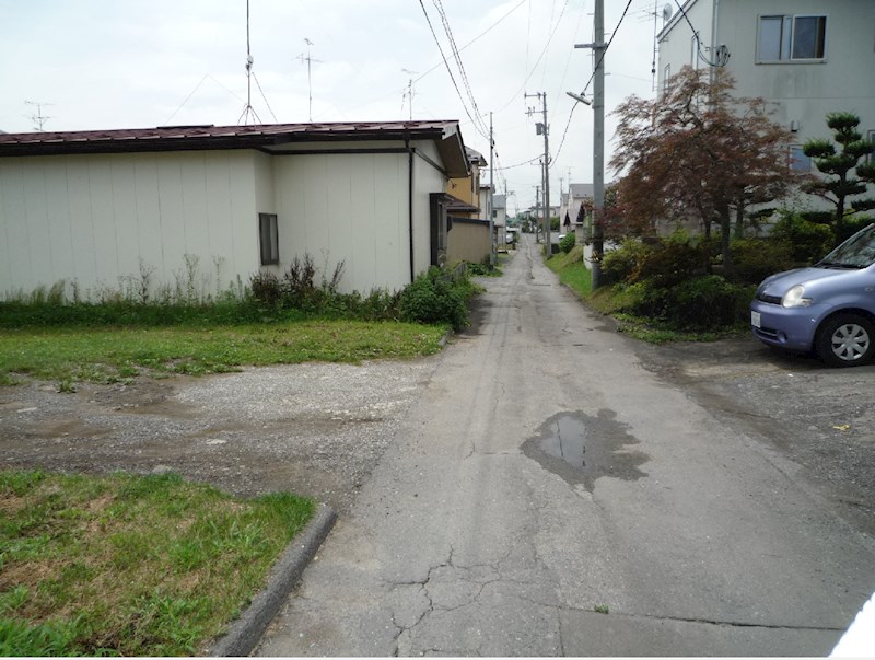 2099　八戸市大字市川町字桔梗野　土地 現地写真（前面道路含む現地写真）