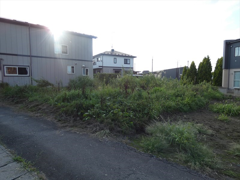 2143　青森県上北郡おいらせ町三本木　土地 現地写真