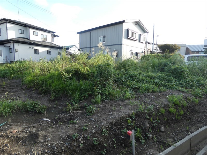2143　青森県上北郡おいらせ町三本木　土地 現地写真