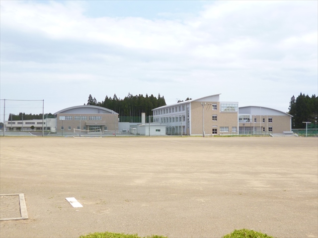 2143　青森県上北郡おいらせ町三本木　土地 中学校