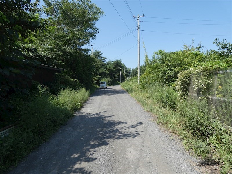 2181　青森県八戸市大字大久保字上面　土地 現地写真（前面道路含む現地写真）
